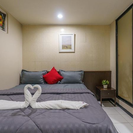 Cheqinn Bed Sukhumvit 4 Nana Plaza Bangkok Eksteriør billede