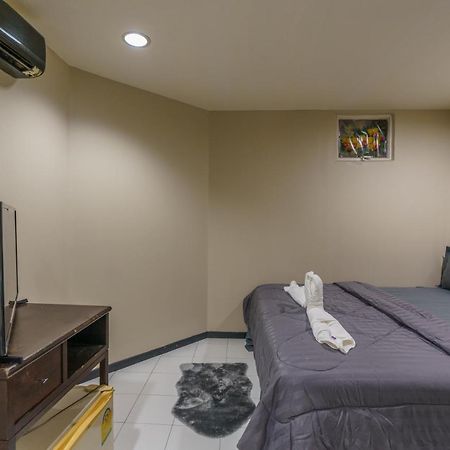 Cheqinn Bed Sukhumvit 4 Nana Plaza Bangkok Eksteriør billede