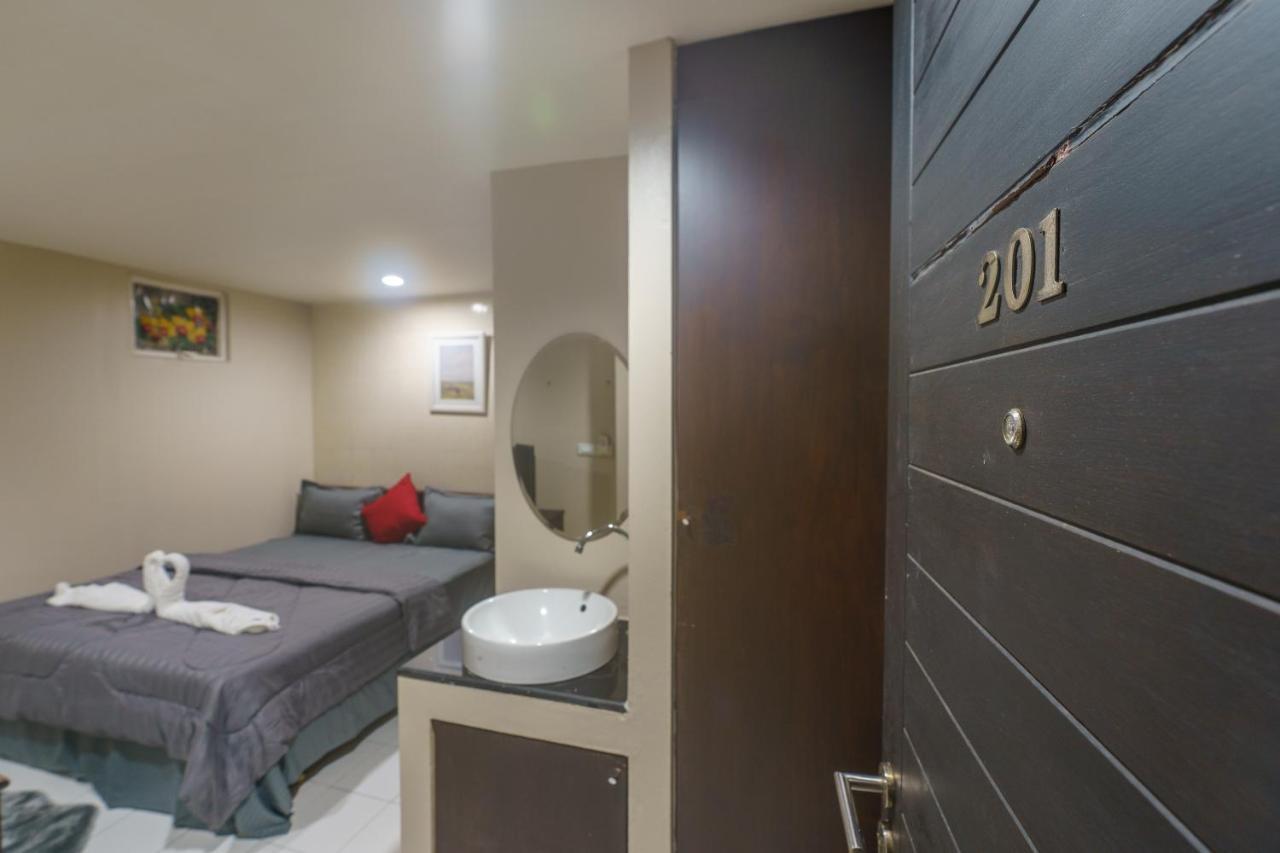 Cheqinn Bed Sukhumvit 4 Nana Plaza Bangkok Eksteriør billede