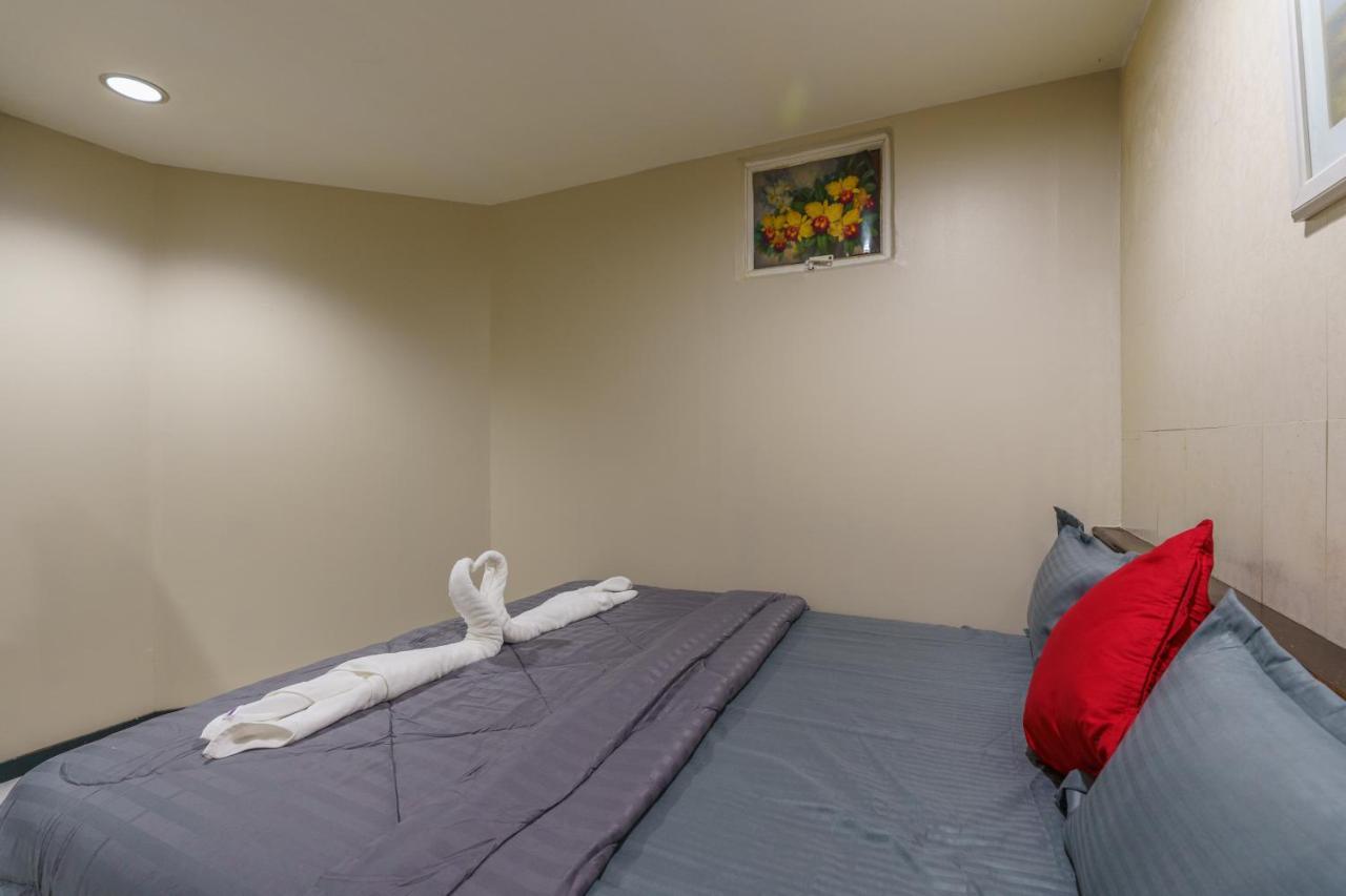 Cheqinn Bed Sukhumvit 4 Nana Plaza Bangkok Eksteriør billede