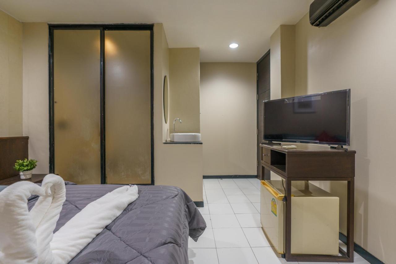 Cheqinn Bed Sukhumvit 4 Nana Plaza Bangkok Eksteriør billede