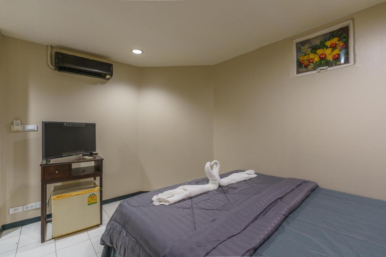 Cheqinn Bed Sukhumvit 4 Nana Plaza Bangkok Eksteriør billede
