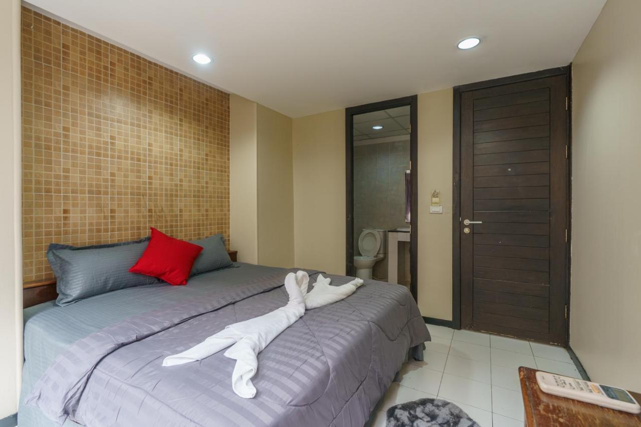 Cheqinn Bed Sukhumvit 4 Nana Plaza Bangkok Eksteriør billede