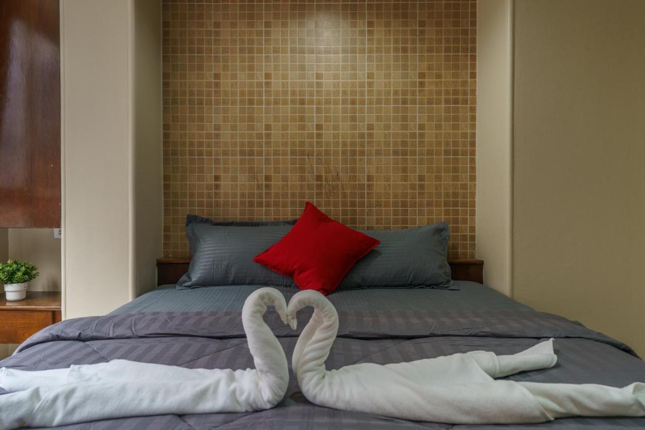 Cheqinn Bed Sukhumvit 4 Nana Plaza Bangkok Eksteriør billede