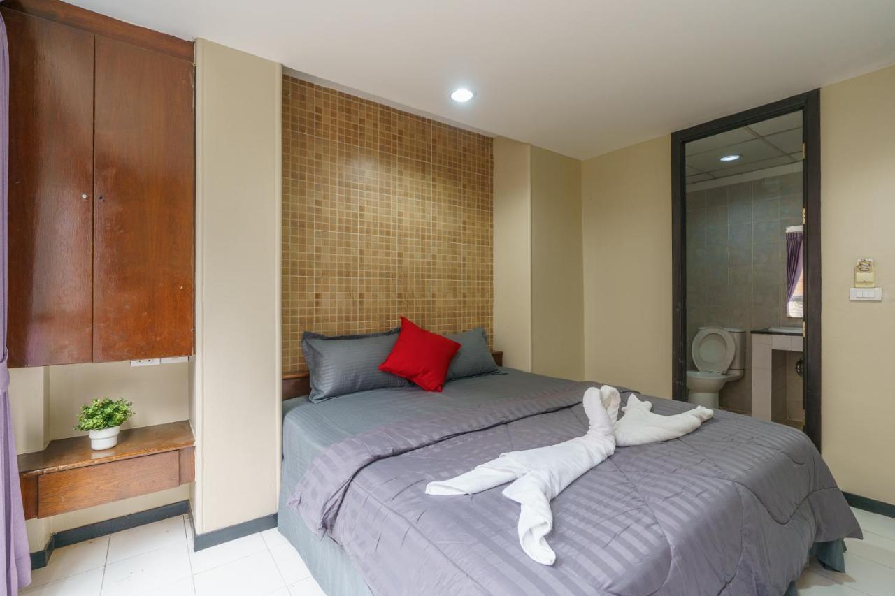 Cheqinn Bed Sukhumvit 4 Nana Plaza Bangkok Eksteriør billede