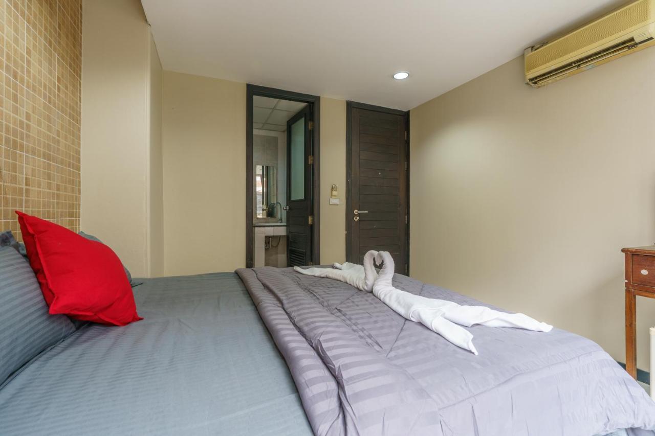 Cheqinn Bed Sukhumvit 4 Nana Plaza Bangkok Eksteriør billede